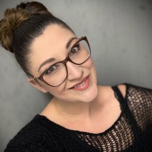 Meet your Posher, Jacqueline